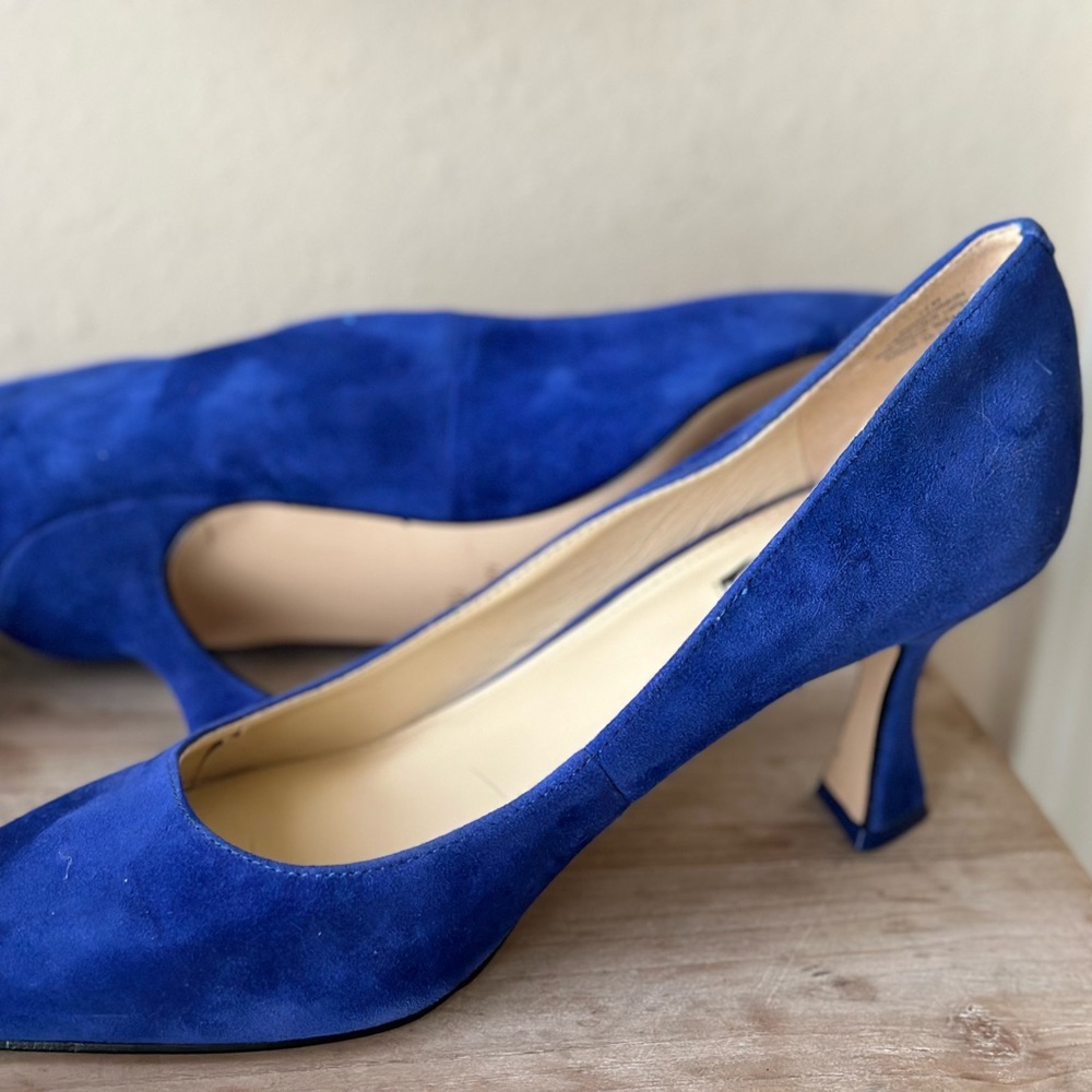 BLUE SUEDE NINE WEST PUMPS